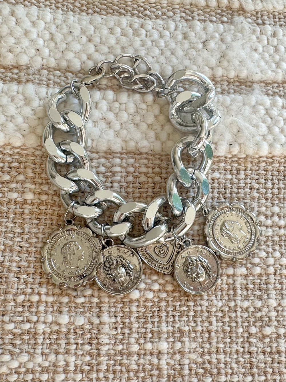BEAUTIFUL SILVER COIN CHARM BRACELET 🩶